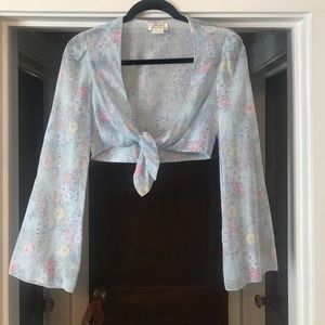 Gorgeous 70’s vintage floral flare sleeve crop top